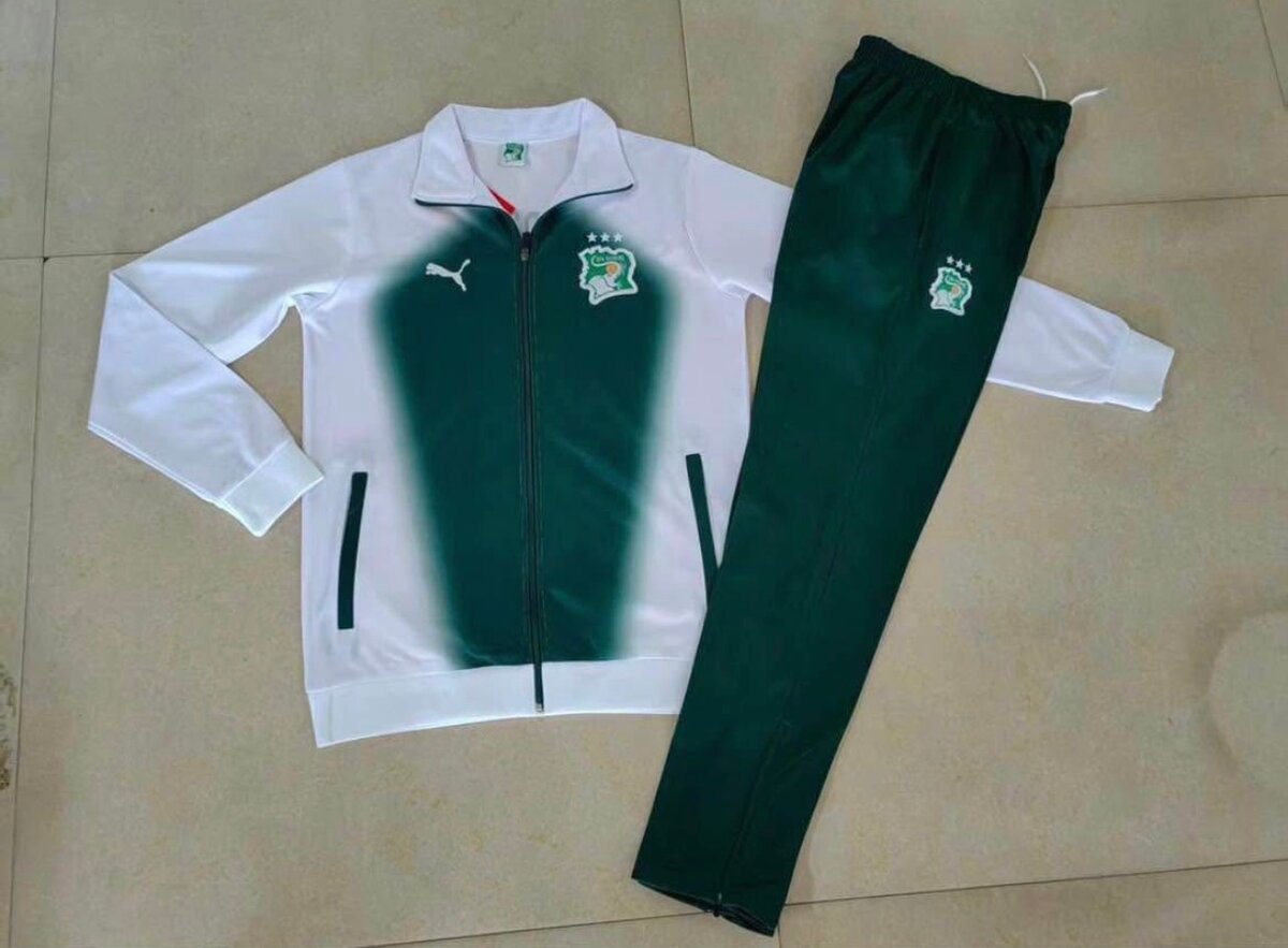 Ensemble de survêtement sportif