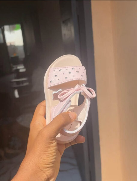 Sandales bébé roses étoiles