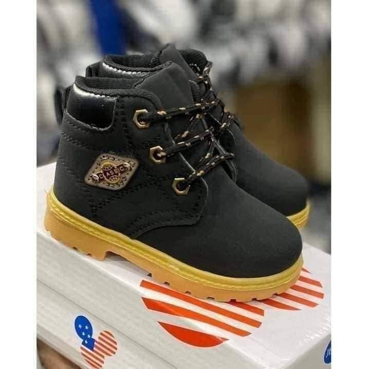 Bottes enfants robustes