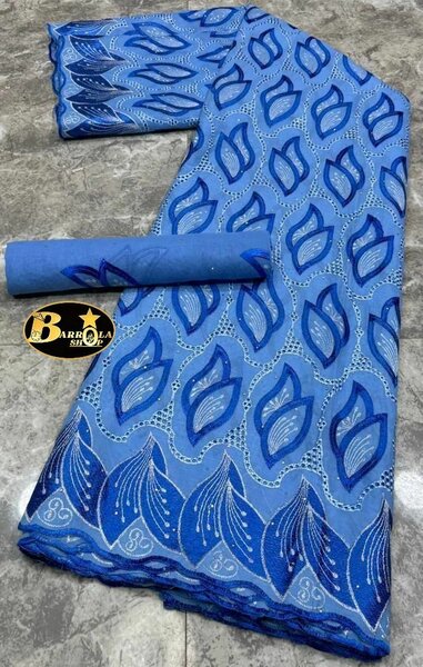 Tissu Brodé en Coton