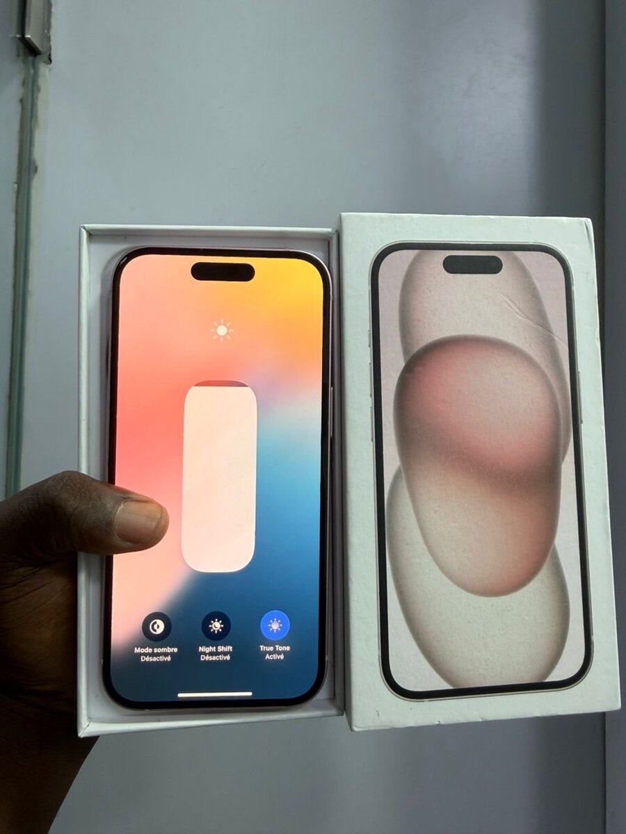 iPhone 15 Rose Neuf 128Go