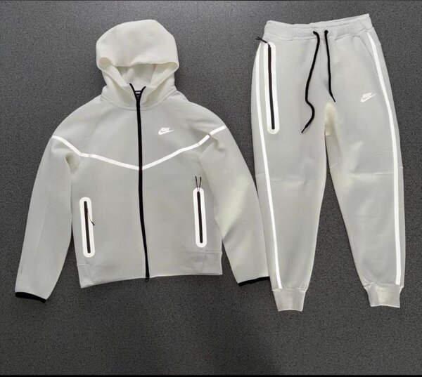 Ensemble de survêtement Nike élégant