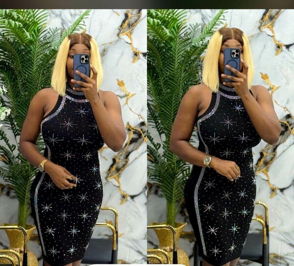 Robe noire à paillettes et strass