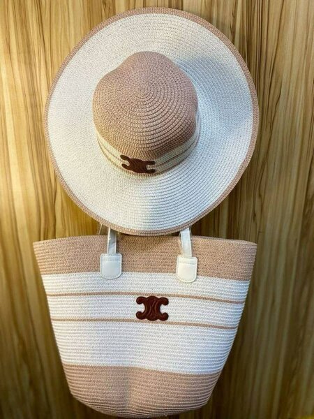 Ensemble chapeau et sac élégant