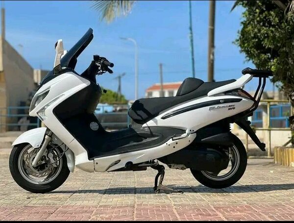 Scooter moderne et élégant