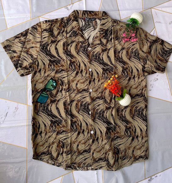 Chemise à motif abstrait