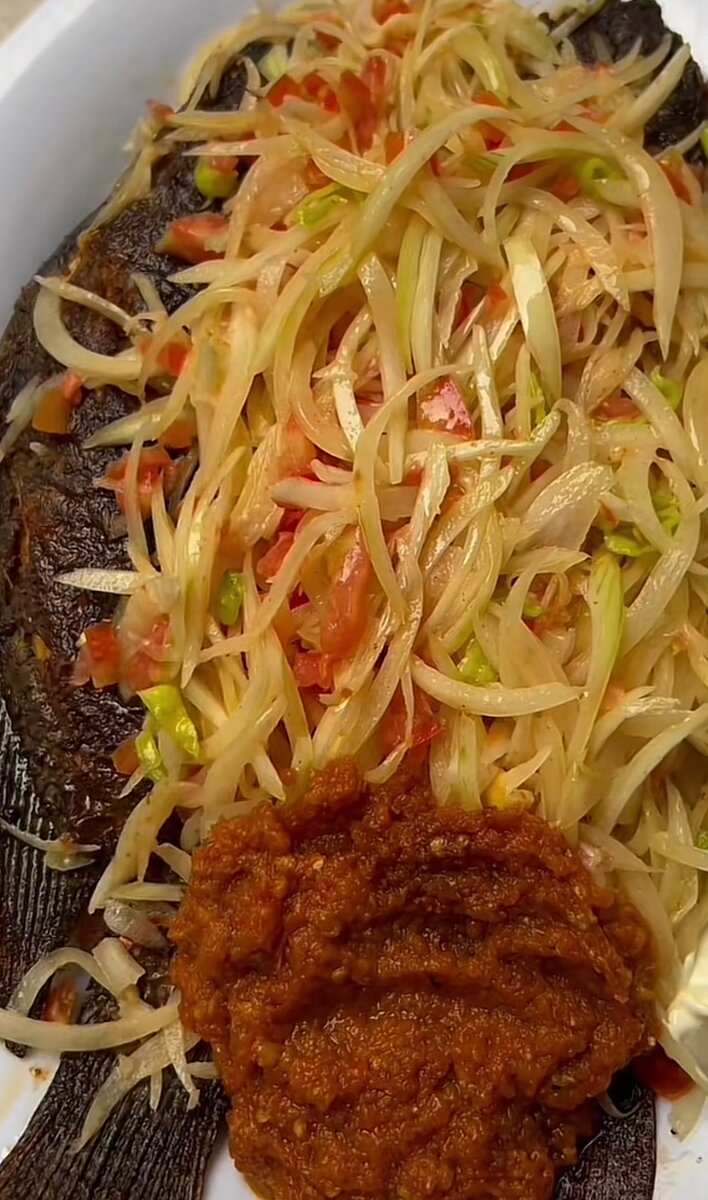 Poisson grillé exotique