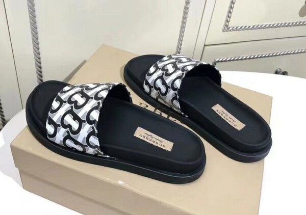 Sandales élégantes pour l'été