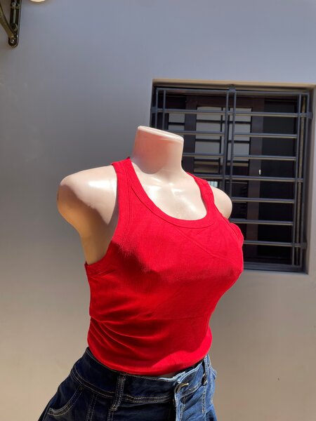 Top court sans bretelles élégant