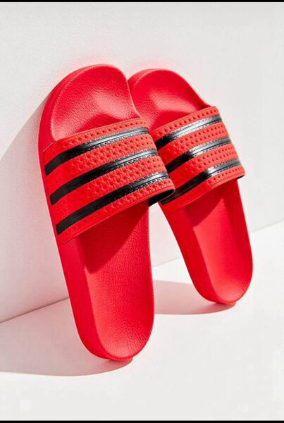 Sandales Adidas rouges pour homme