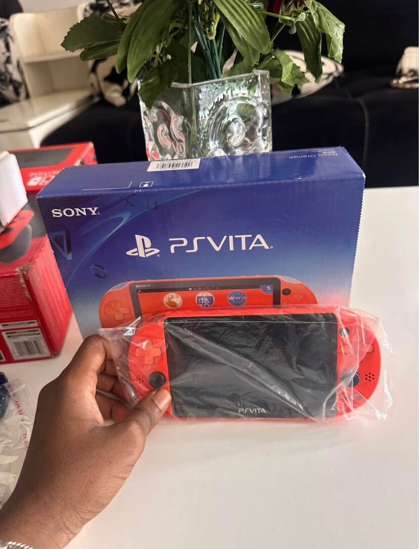 Console PS Vita Neon Orange