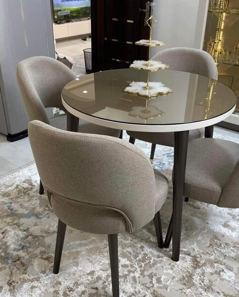 Ensemble table et chaises modernes