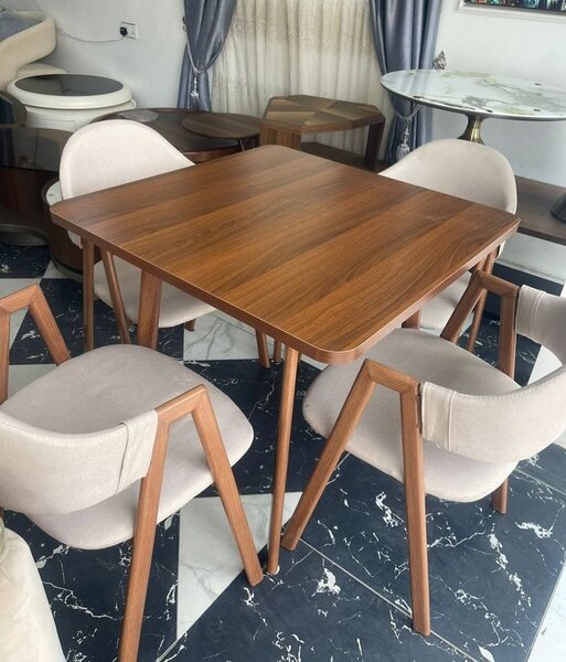 Salle à manger moderne 5 pièces