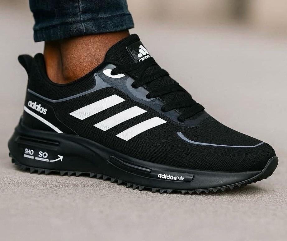 Chaussures de sport Adidas