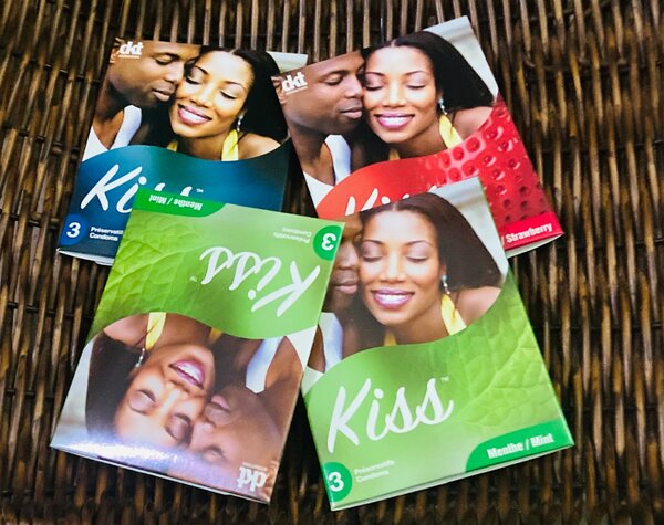 12 préservatifs (4 paquets)