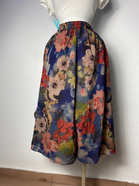 Jupe large fleurie élégante