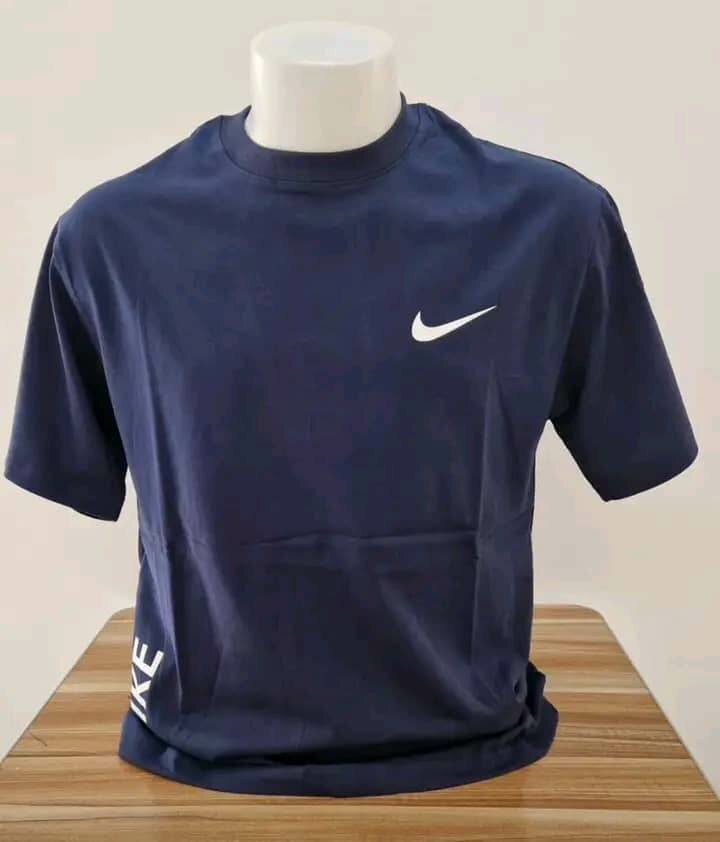 T-shirt bleu Nike homme