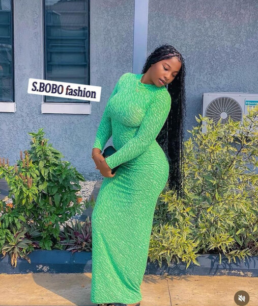 Robe moulante verte élégante