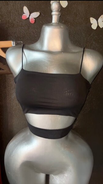 Top court noir élégant