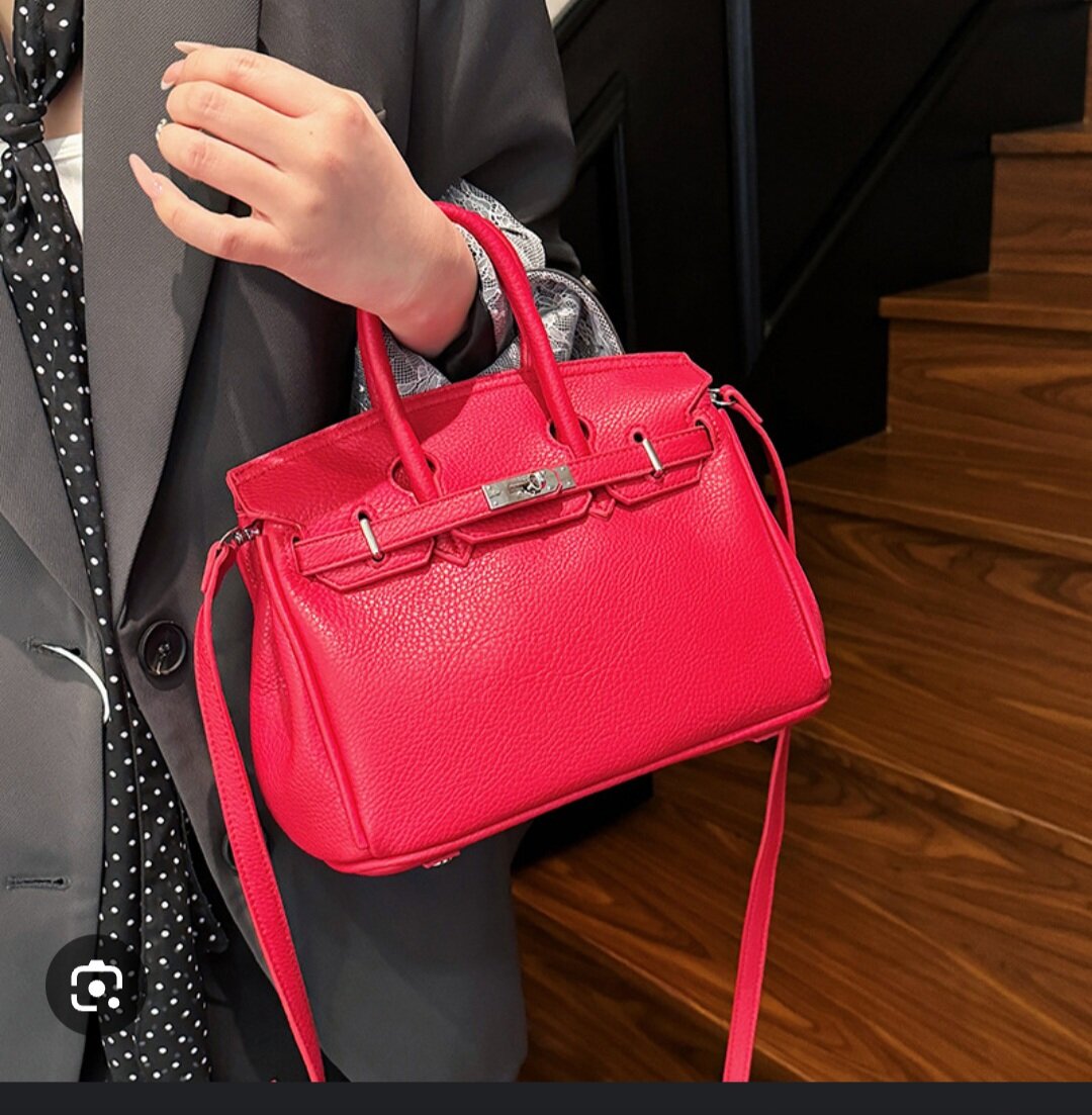 Sac à main rouge élégant