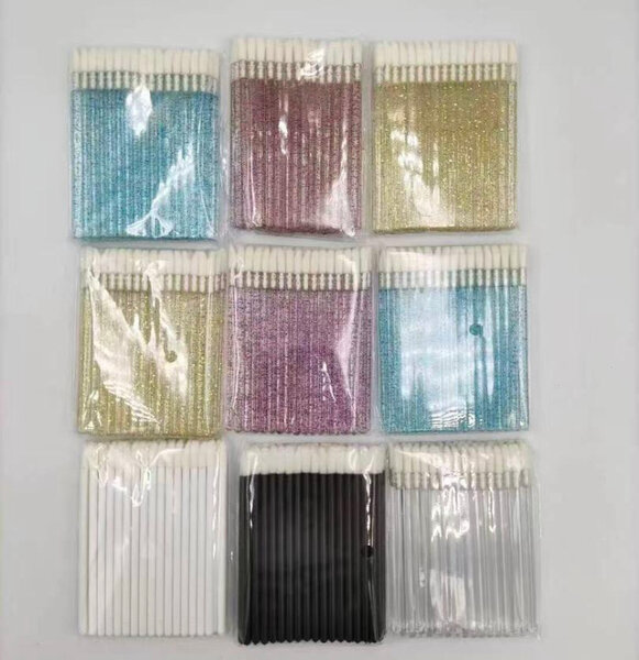 Brosses à cils jetables colorées