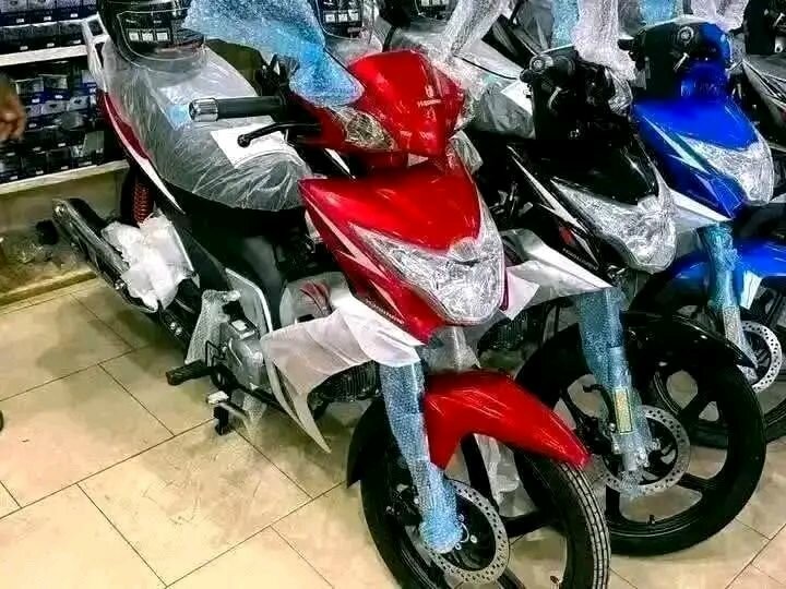 Moto scooter moderne