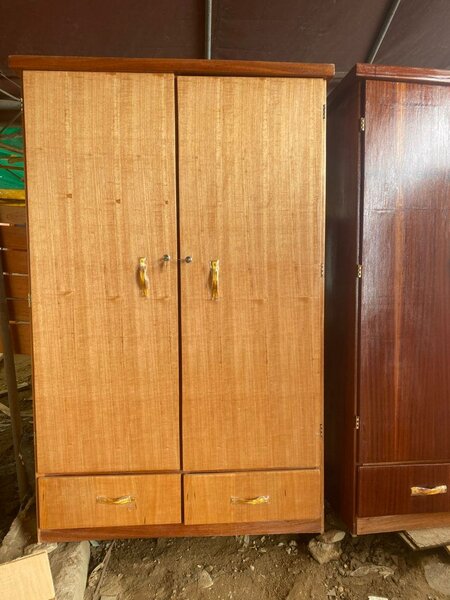 Armoire en bois élégante