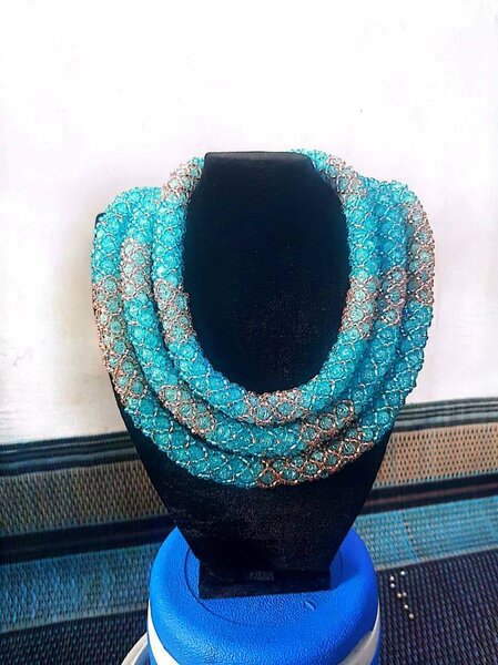 Collier en perles turquoise élégant