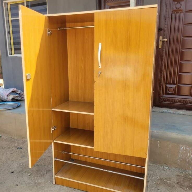 Armoire moderne en bois