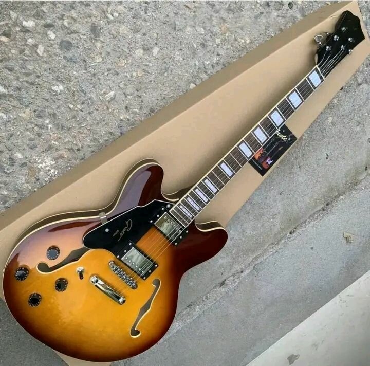 Guitare électrique semi-creuse