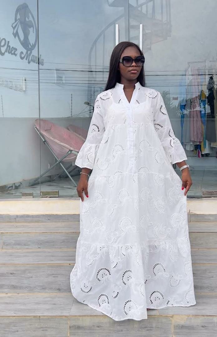 Robe Maxi Brodée Élégante