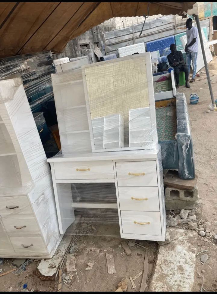 Table de toilette moderne