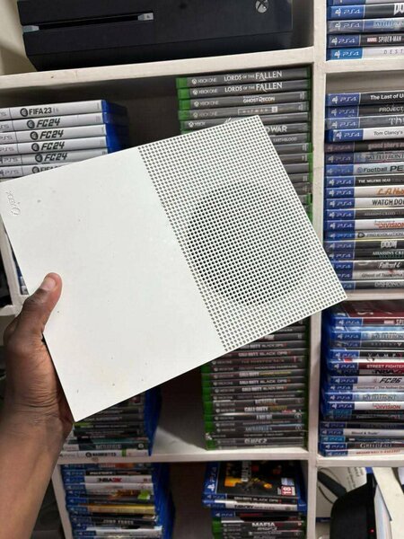 Console de jeu Xbox One S