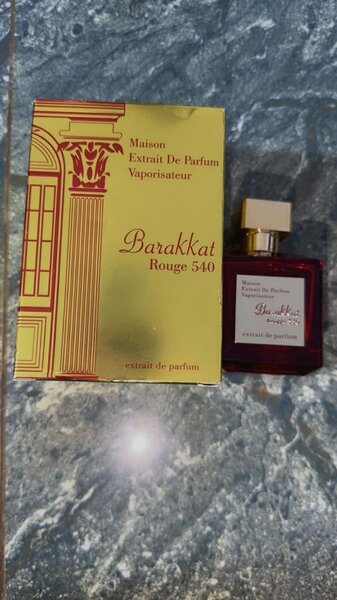 Parfums Élégants pour Hommes et Femmes