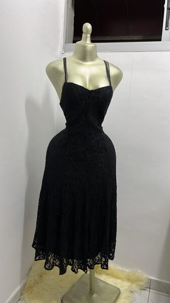 Robe en dentelle noire élégante