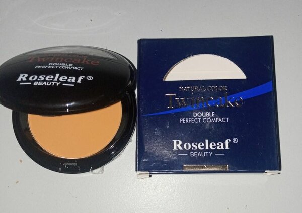 Rosaleaf Poudre Compacte Double