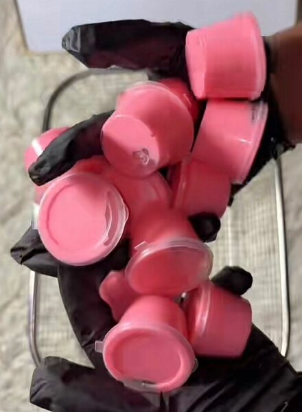 Produits de lèvre rose