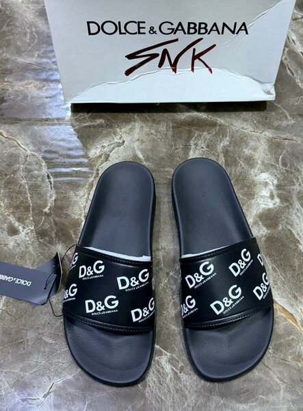 Claquettes D&G Noires Élégantes