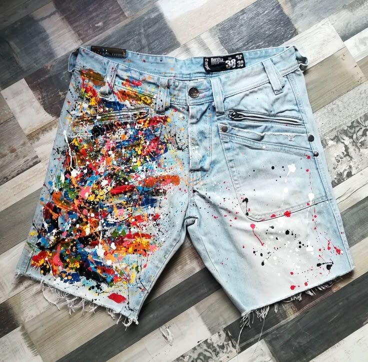 Shorts en jean peints à la main
