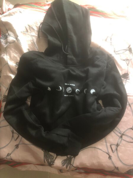 Sweat à Capuche Noir Lunaire