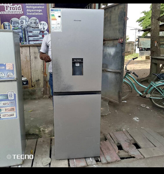 Réfrigérateur combiné moderne