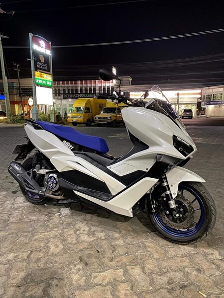 Scooter moderne et stylé