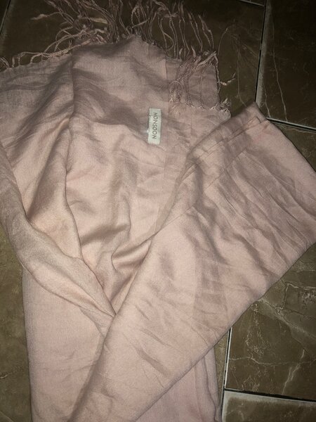 Écharpe élégante en laine