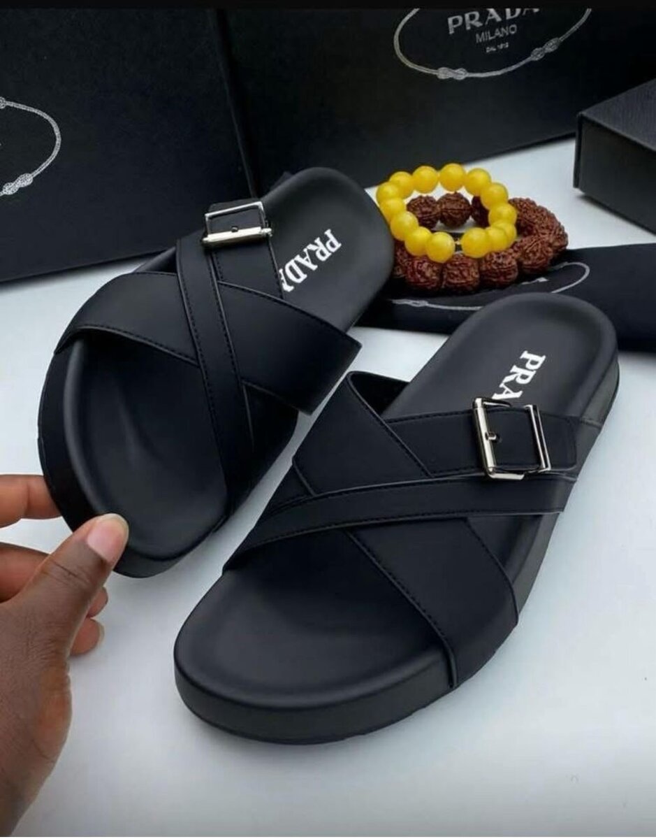 Claquettes en cuir homme