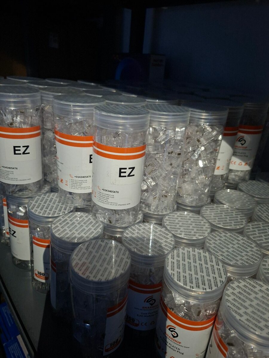 Connecteurs RJ45 avec Trou