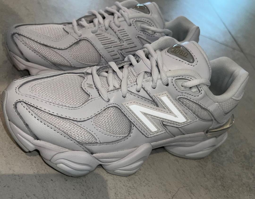 Chaussures de sport grises