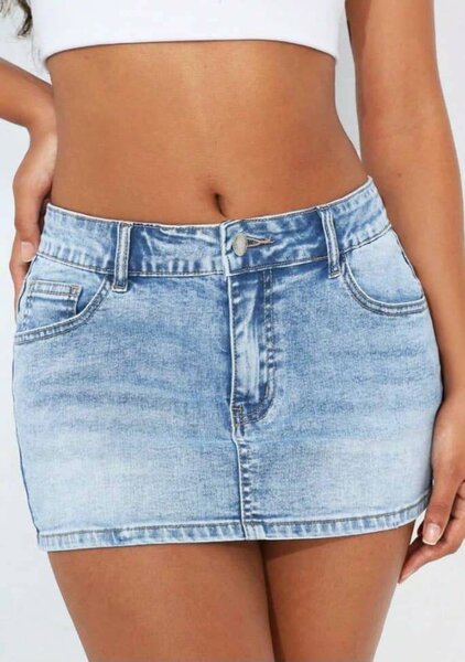 Mini-jupe en jean moderne