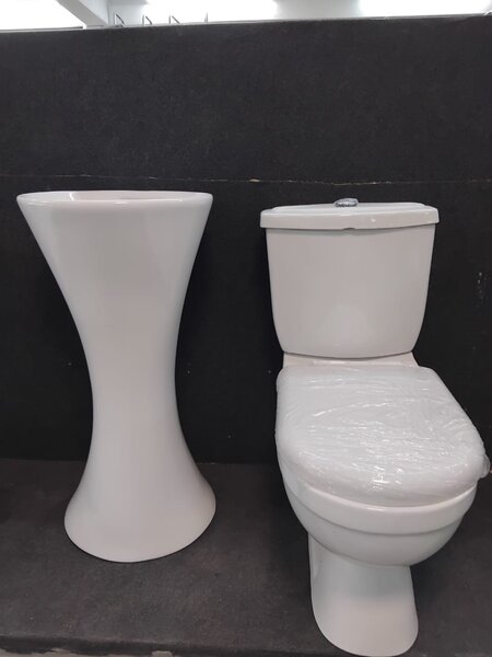 Élégant ensemble lavabo et toilette