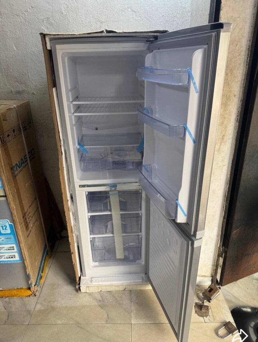 Réfrigérateur congélateur moderne