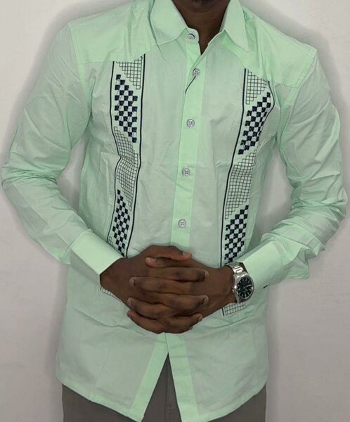 Chemise élégante à carreaux